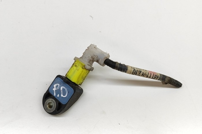 Senzor de impact dreapta față LEXUS CT ZWA10_ 2011 OEM: 89173-47030 28964784