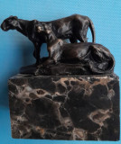 Sculptura semnata Fratin bronz masiv cuplu feline, soclu marmura h 16 cm L 12