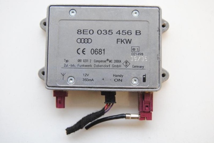 Amplificator de antena AUDI A6 4F2, C6 2005 OEM: 8E0035465B 1797735