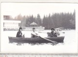 Bnk foto Poiana Brasov - Cu barca pe lacul Miorita - anii `70, Alb-Negru, Romania de la 1950, Natura