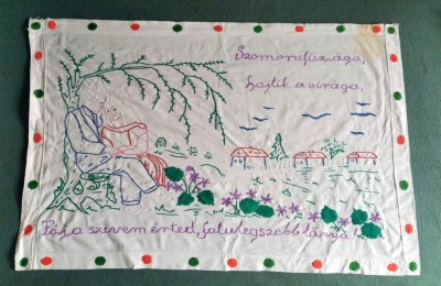 ** Peretar vechi cusut de mana pe panza, cu text in limba maghiara Transilvania foto