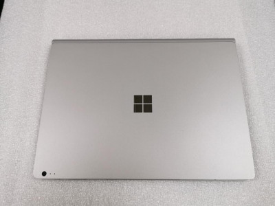 Laptop 2-in-1 Surface Book, 13.5&amp;Prime; Multi-Touch, i5 6300U, 8GB RAM, 256GB SSD, Windows 10 PRO, GeForce&amp;reg; GPU 1GB GDDR5, QWERTZ foto