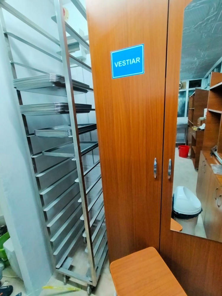 Rastel inox +30 Tavi inox + aparat hot dog | arhiva Okazii.ro