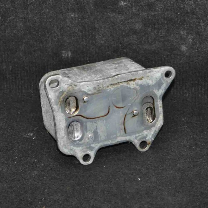 Răcitor de ulei AUDI A5 Cabrio 8F7 2013 OEM: 06L117021C