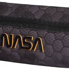 Penar triunghiular NASA NEON, KARACTERMANIA