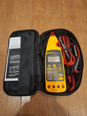 Fluke calibrator foto