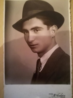 Portret bărbat, 1942, Foto M. Niculescu, Calea Văcărești, București foto