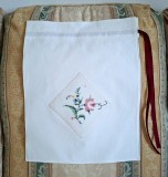 Saculet Vintage din bumbac cu broderie manuala aplicata