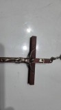 Cruce vintage de lemn cu 4 metanii