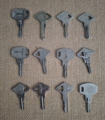 LOT 12 CHEI VECHI - DACIA - ARO - COLECTIE - COMUNIST - DIVERSE MODELE