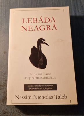 Lebada neagra Nassim Nicholas Taleb foto