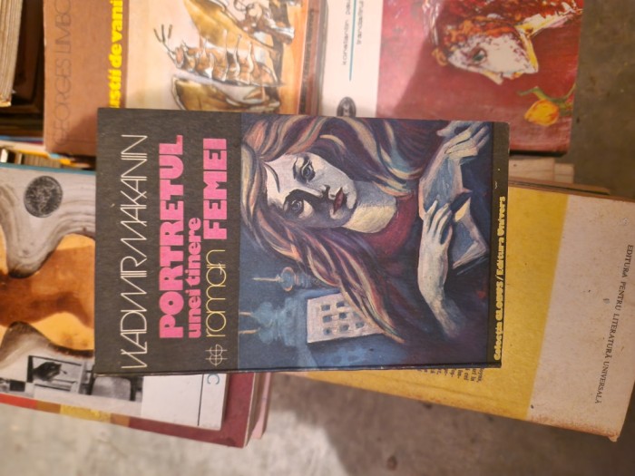 Portretul unei tinere femei vintage
