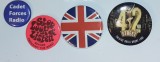 Insigne lot 4 piese, slogan mobilizator sau vintage u.k. radio T1