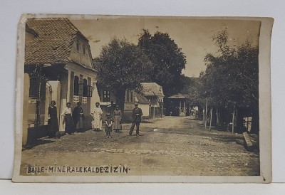 ZIZIN , BAILE MINERALE CALDE , VEDERE DE PE STRADA , FOTOGRAFIE TIP CARTE POSTALA , MONOCROMA , NECIRCULATA , INCEPUTUL SECOLULUI XX foto