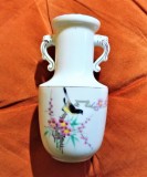 Vaza vintage din portelan chinezesc.