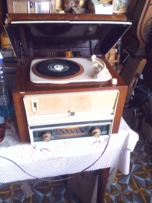 Radio vechi pe lampi Radiola Type RA347A An 1954-55 cu pickup foto