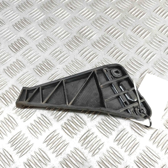 Suport bara de protecție dreapta spate INFINITI Q30 2019 OEM: A1568850814 31518239