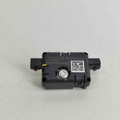 Amplificator de antena BMW X7 G07 2022 OEM: 6832256 foto