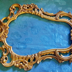 E268-Rama Oglinda stil Rococo calamina plastefiata in bronz auriu STARE BUNA.