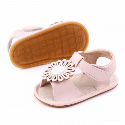 Sandalute roz pudra pentru fetite cu floricica aplicata (Marime Disponibila: foto