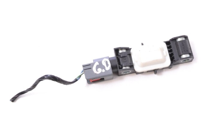 Senzor de impact dreapta spate JEEP GRAND CHEROKEE III WH, WK 2009 OEM: 04671779AC 11463774