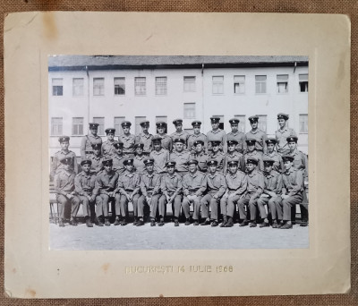 Fotografie mare grup de subofițeri Transmisiuni, București 1968, 25x31cm foto