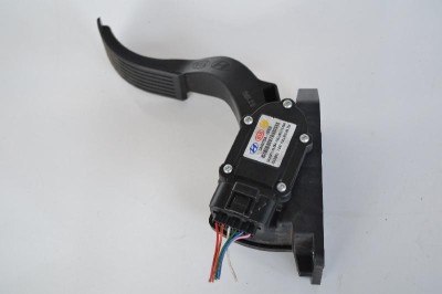 Pedala de accelerație HYUNDAI SANTA F&amp;Eacute; II CM 2007 OEM: CAH0120A-2B900 1616229 foto