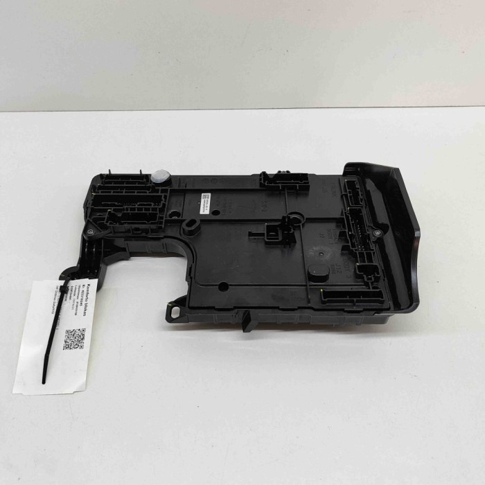 Modul de confort TESLA MODEL 3 2023 OEM: 1566853-00-A,1567454-00-B,1497848-00-E 23318245