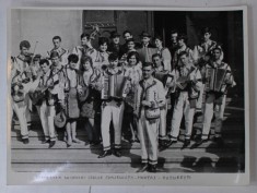 ORCHESTRA GRUPULUI SCOLAR CONSTRUCTII - MONTAJ - BUCURESTI , FOTOGRAFIE DE GRUP , ANII &#039; 60