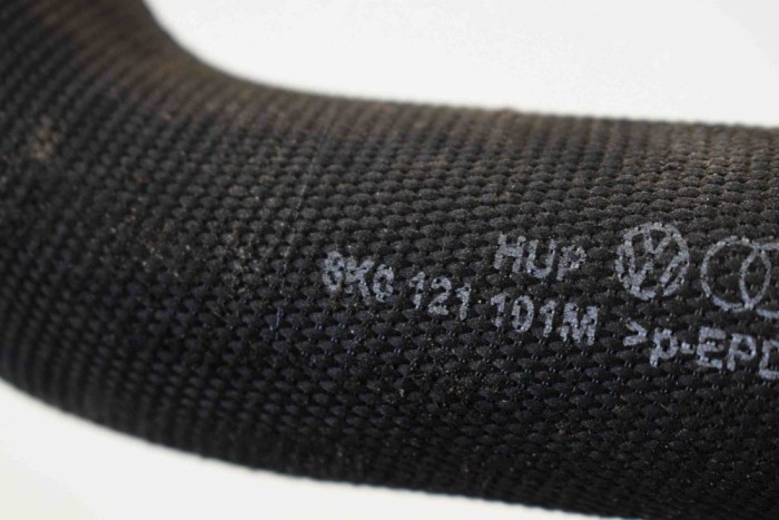 Furtun radiator răcire dreapta AUDI A5 8T3 2009 OEM: 8K0121101M