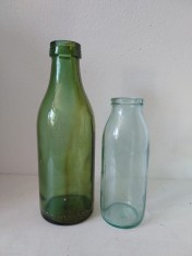Lot 2 sticle vechi lactate anii 80- Sticla lapte 1 l si sticla sana 500ml, din vremea comunista, colectie