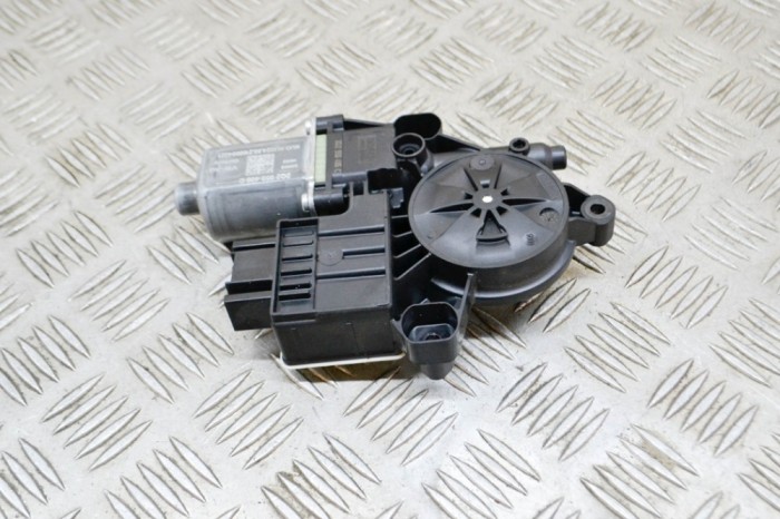 Motor macara geam ușă dreapta față SKODA KAMIQ 2021 OEM: 0130822065,E850206009,2Q2959406C 14927028