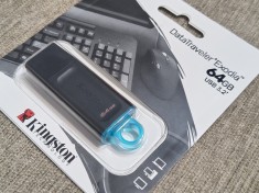 Stick USB 64GB nou cu Windows 11 sau Windows 10 de la Microsoft, bootabil, licenta gratuita fara cod pentru functii full necesar cumparare cod separat