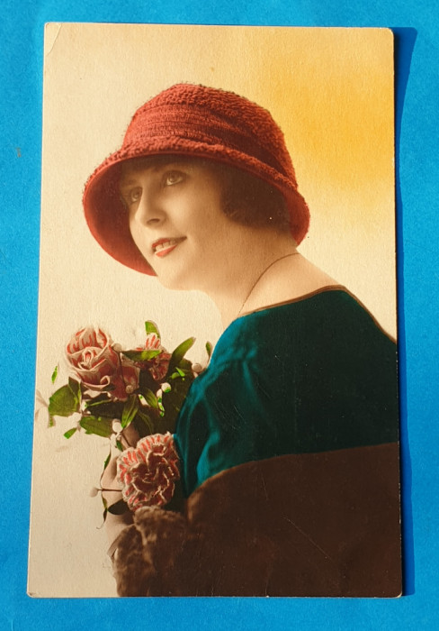 Carte Postala veche anii 1920 - Portret tanara cu palarie