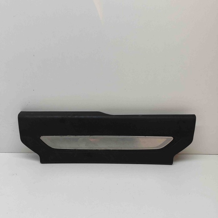 Ornament prag st&acirc;nga față JAGUAR F-PACE X761 2017 OEM: HK83-13201-AFW,HK8M-13201-BB8PVJ,J8A2-13201-AAW