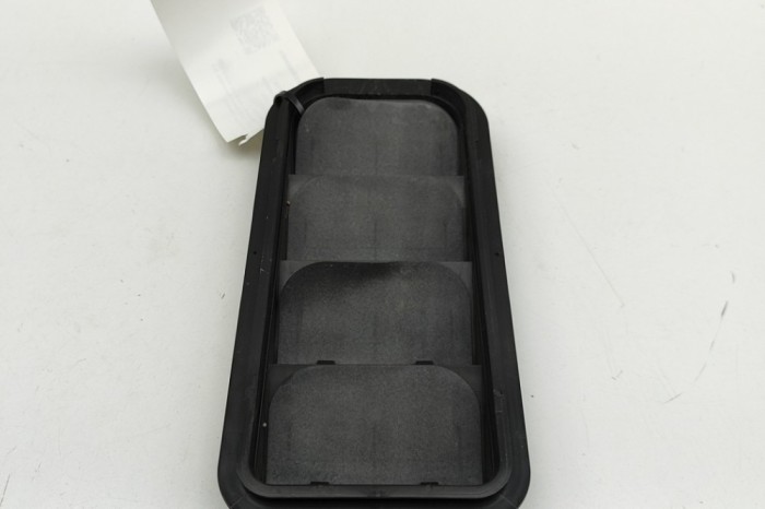 Grila de ventilație caroserie AUDI Q4 SUV F4B 2024 OEM: 7N0819465F | 32042739