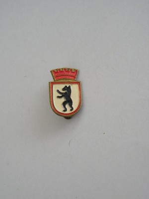 QW9 N4 16 - insigna - ursul bavarez cu coroana foto