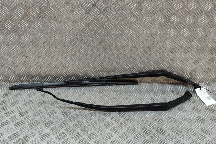 Braț ștergător față TOYOTA SIENNA _L4_ 2020 OEM: 85221-08040,85211-08040 27274943