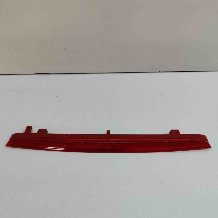 A treia lampa de fr&acirc;nă VW T-CROSS C11 2024 OEM: 8V0945097D