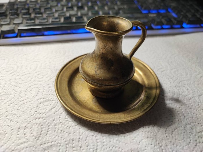 Farfuriuta vintage si vas