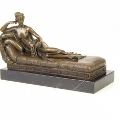 Pauline Bonaparte- statueta din bronz pe un soclu din marmura TM-63