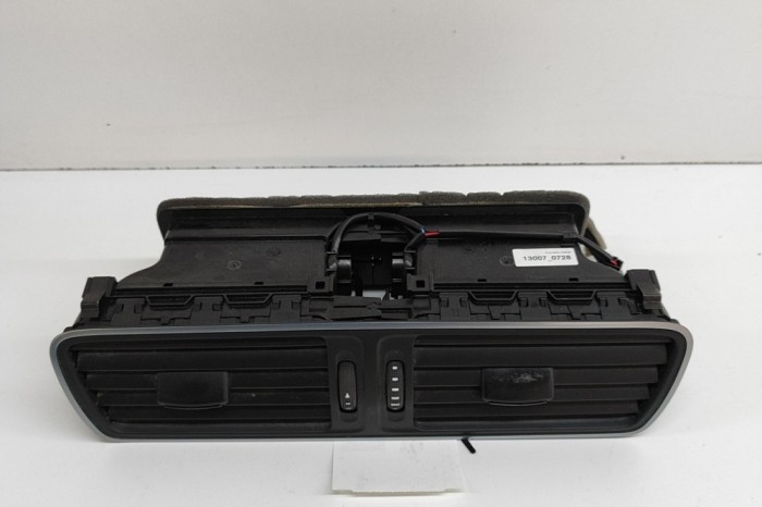 Gura de ventilație planșa de bord VW PASSAT Variant B7 365 2013 OEM: 3AB819728A | 29280522
