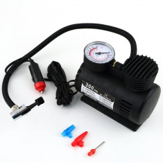 Mini Compresor Aer 300 PSI cu Manometru Mecanic, Alimentare Priza Auto 12V si Accesorii Umflat