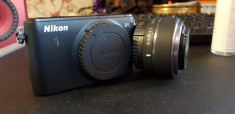 Mirrorless, Nikon 1 S1, 10.1MP, Black + Obiectiv 11-27.5mm + geanta foto