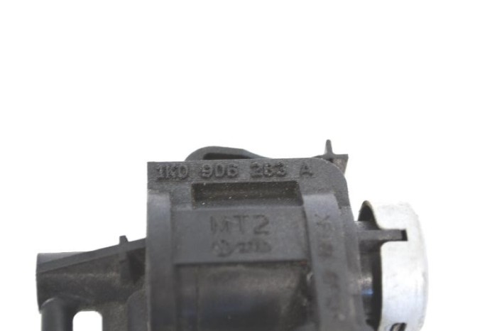 Supapa solenoid AUDI A6 4G2, C7, 4GC 2013 OEM: 1K0906283A 3959068