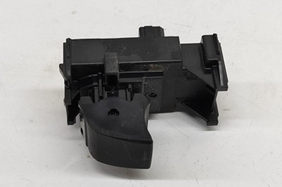 Buton geam ușă st&amp;acirc;nga față LEXUS UX _AA1_, _AH1_, _MA1_ 2022 OEM: 84810-33140 30273150 foto