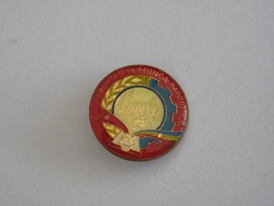 QW9 K 26 - Insigna - tematica comunism - UTC - Fruntas in munca patriotica foto