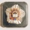 INSIGNA FRUNTAS IN INTRECERE 1975 IN CUTIE ORIGINALA ( CITITI DESCRIEREA )