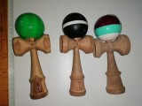 Cumpara ieftin LOT 3 KENDAMA 2 KARO SI UNA SWEETS