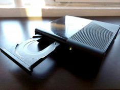Xbox 360 slim e +adaptor controller wireless +kinect xbox 360 foto